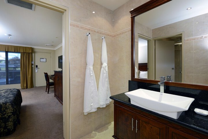 Room 43 of 145