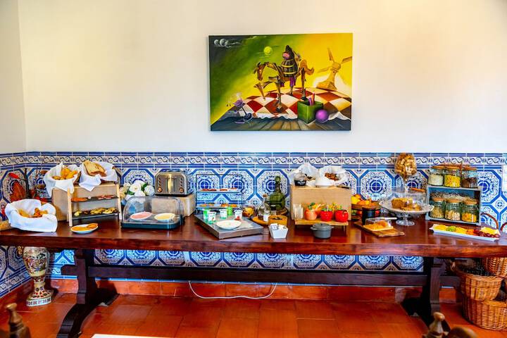 Breakfast/Coffee Service 106 of 123