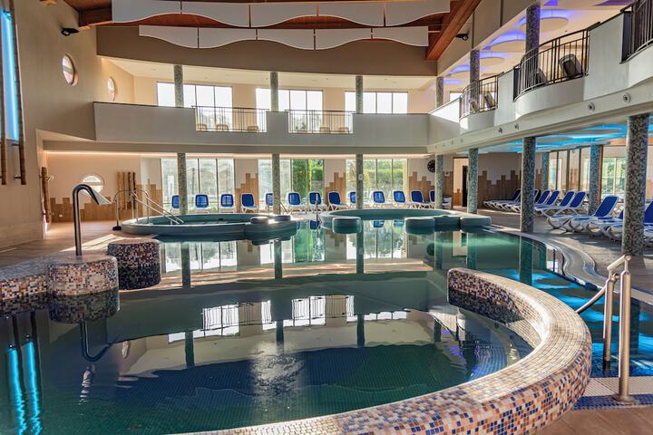 Pools & Facilities
