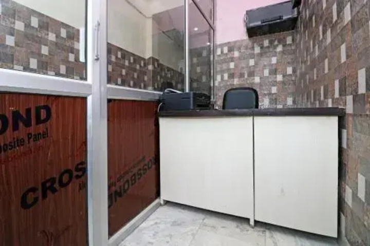 HOTEL RIASH BY OYO ROOMS