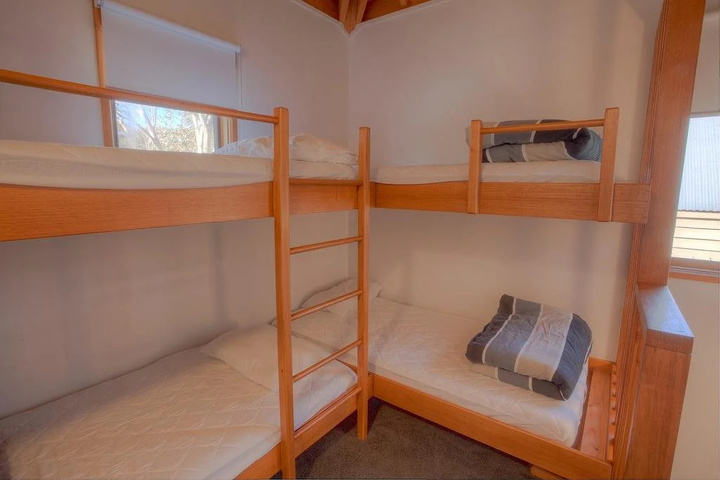 Room 7 of 8