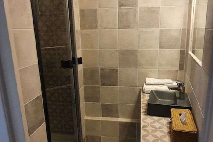 Room 30 of 42