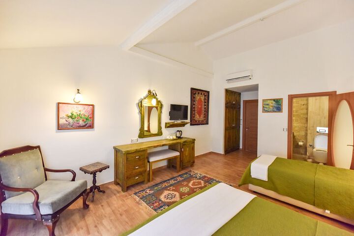 Room 15 of 90