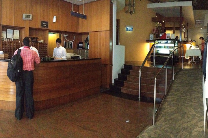 Check-in/check-out kiosk