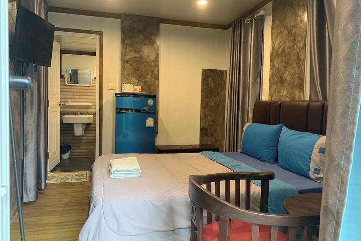 Room 53 of 195
