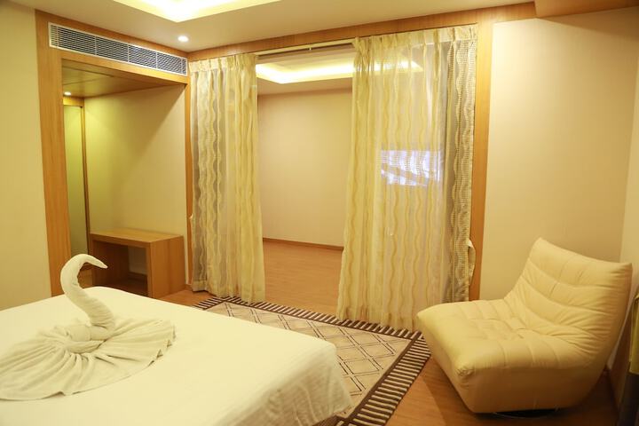 Exterior of Hotel Himalayaa