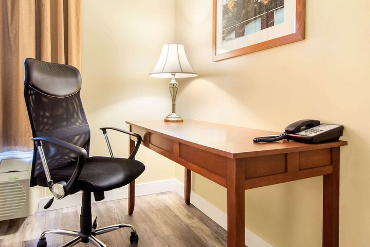 Room 20 of 39
