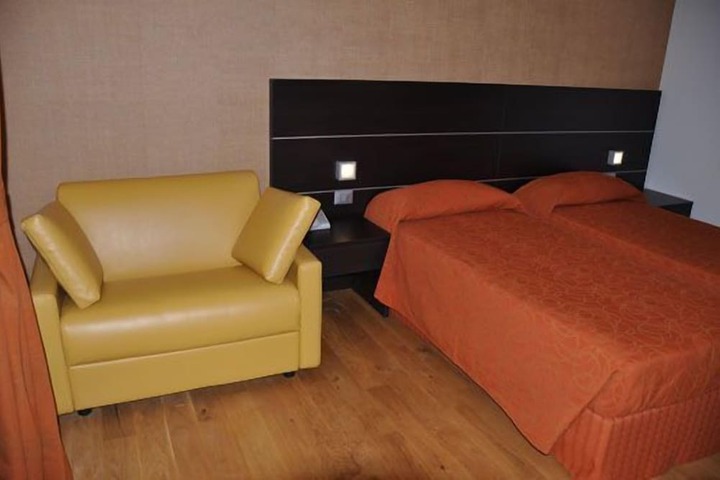 Room 13 of 46