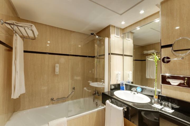 Room 45 of 79