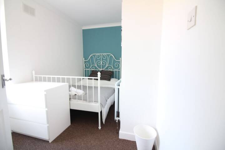 Room 5 of 7
