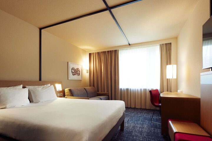 Room 32 of 101