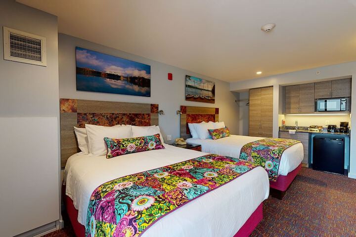 Premier 2 Queen Beds Accessible (11 of 40)