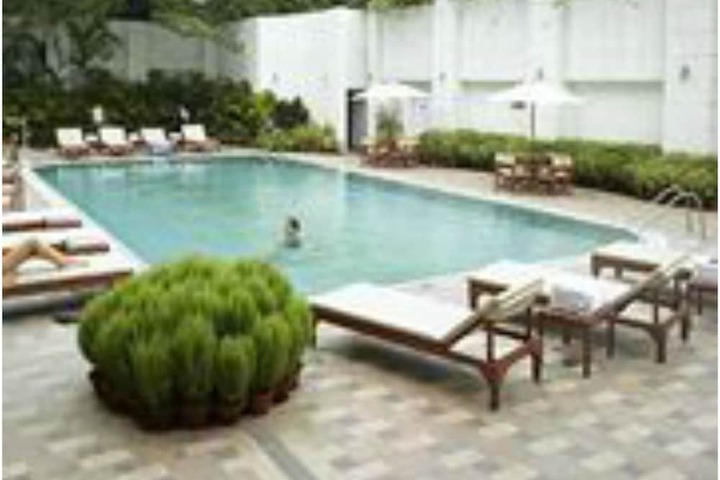Pool Hotel