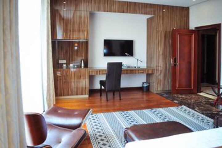 Room 115 of 313