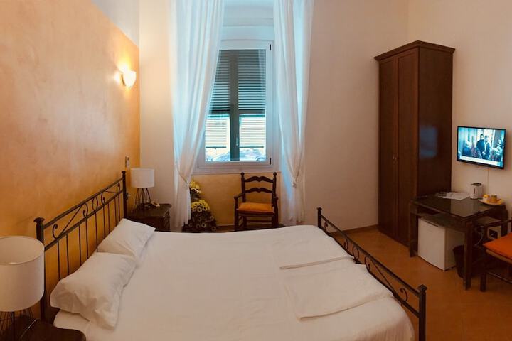 Room 3 of 59