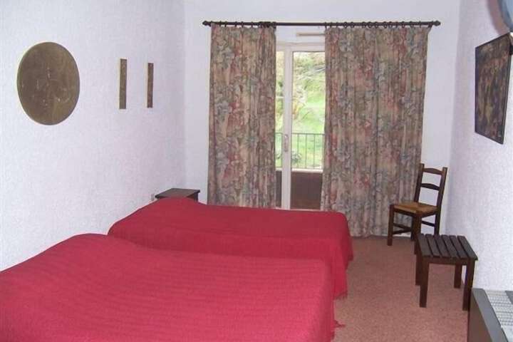 Room 14 of 33