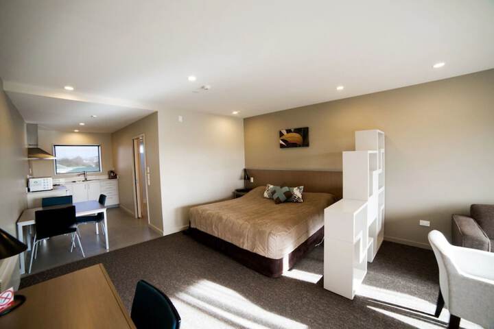 Room 2 of 31