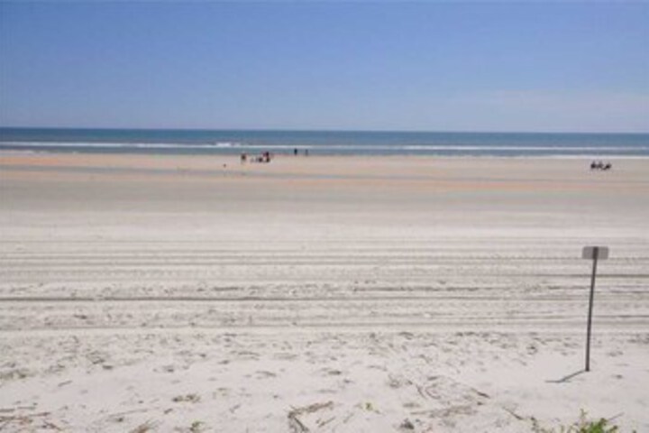 Beach 8 of 32
