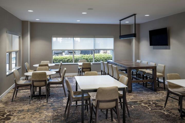 Breakfast/Coffee Service 36 of 39