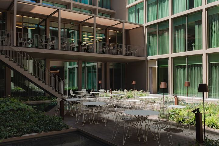Hotel Exterior 74 of 75