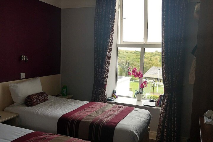 Room 9 of 49