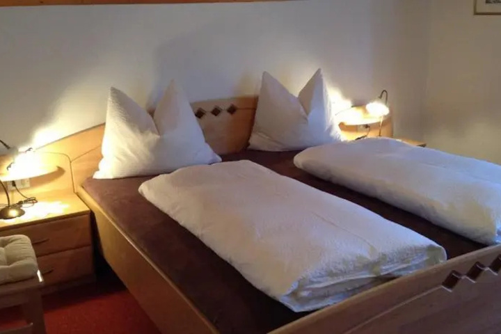 Room 2 of 9