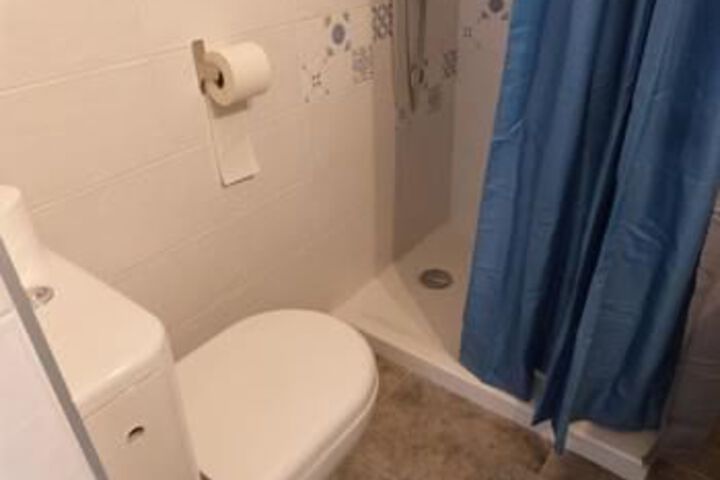 Room 4 of 17