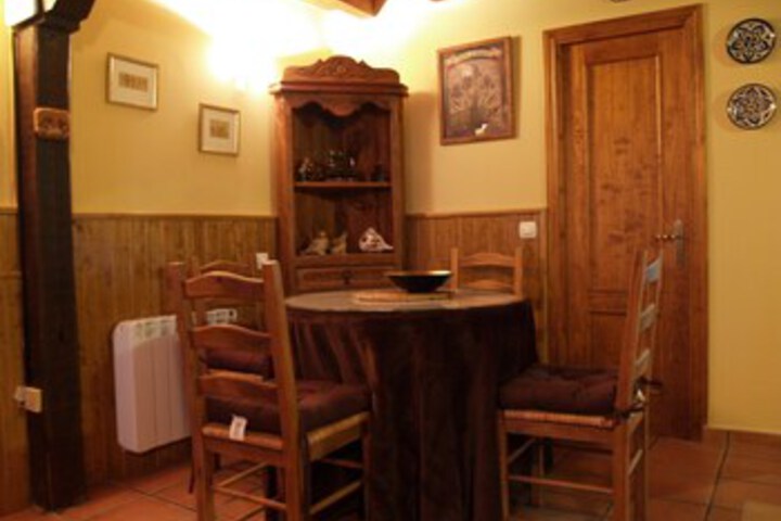 Room 7 of 27