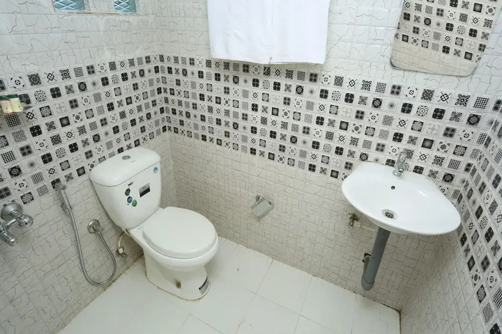Room 8 of 14