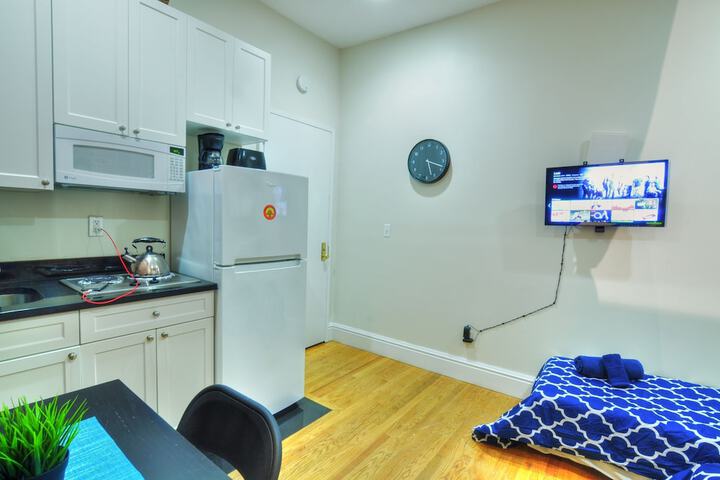 Room 6 of 112