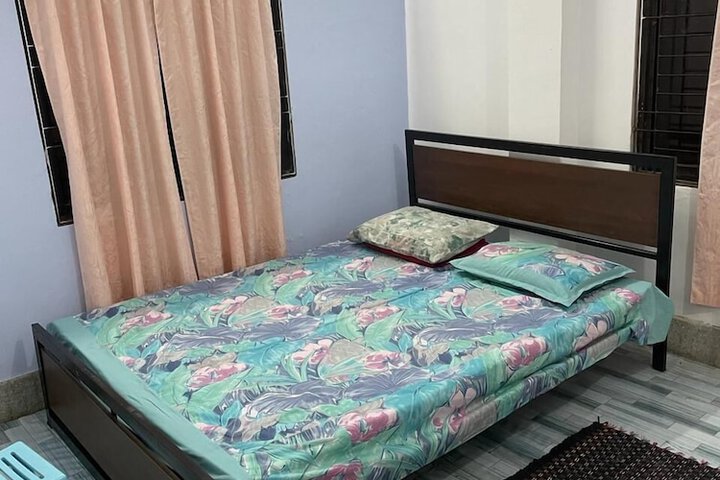 Room 2 of 18