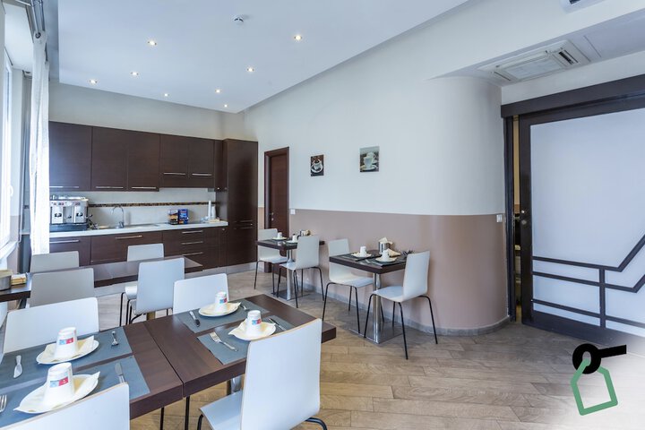 Breakfast/Coffee Service 32 of 34