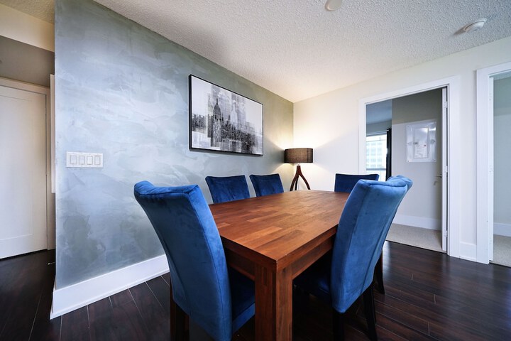 Room 112 of 448