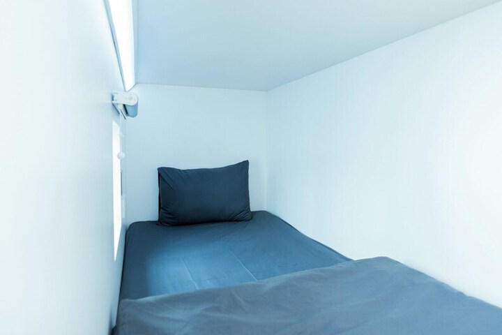 Room 10 of 14