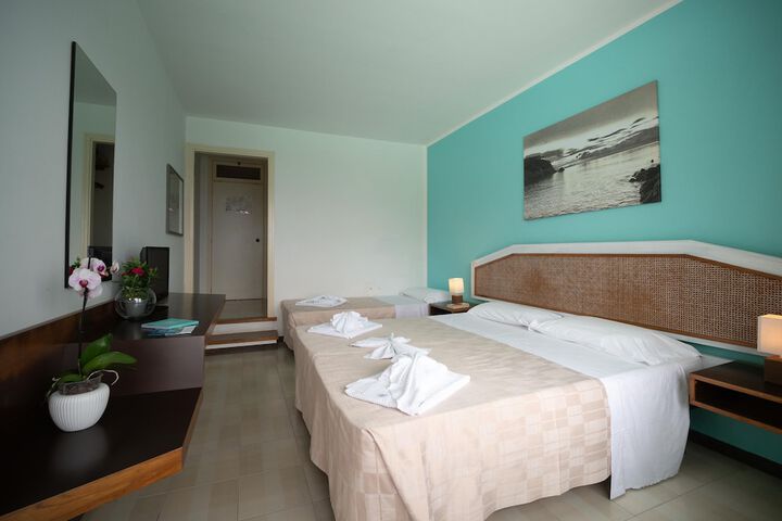 Room 8 of 49