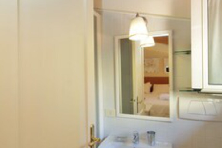 Room 7 of 29