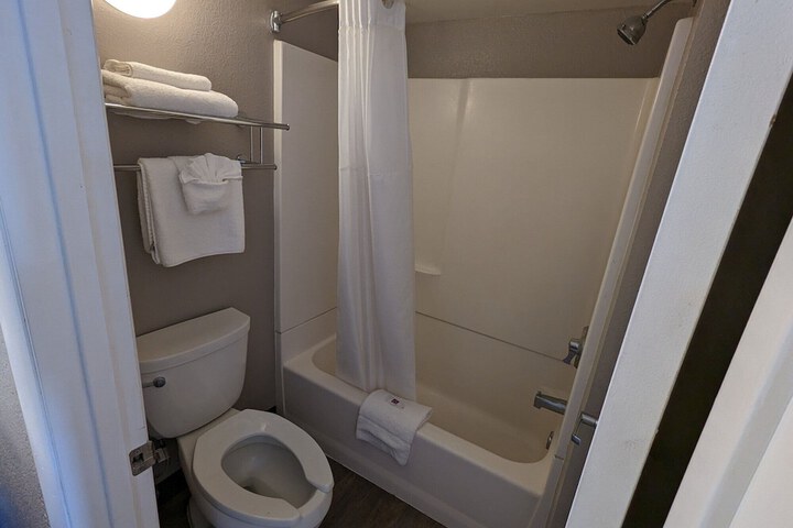 Room 74 of 99