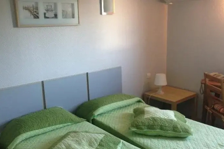 Room 5 of 14