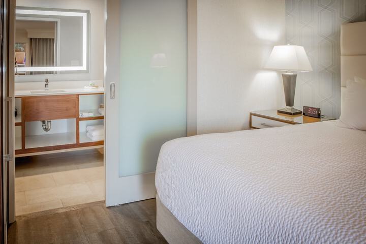 Room 43 of 76