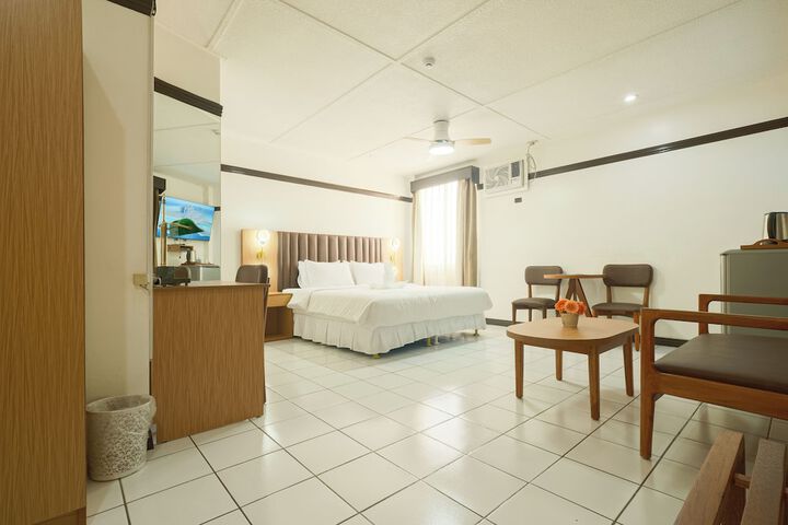Room 6 of 62