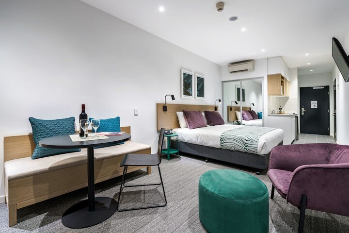 Room 7 of 33