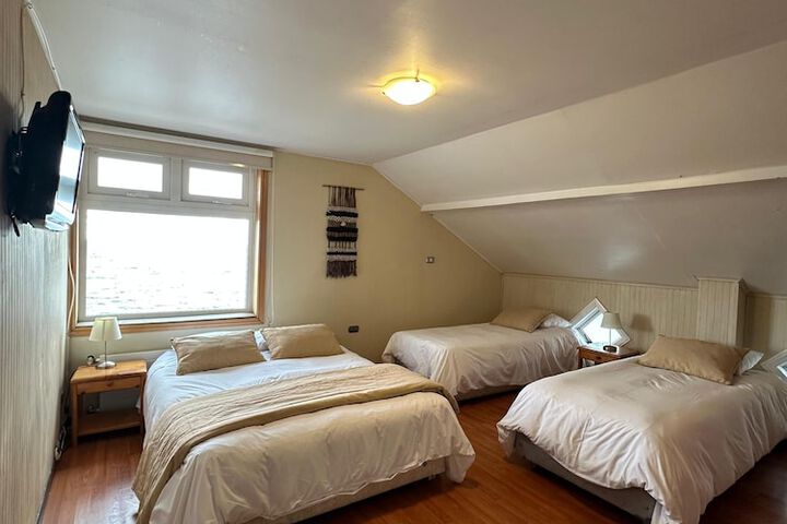 Room 4 of 32