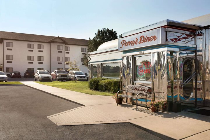 Breakfast/Coffee Service 15 of 20