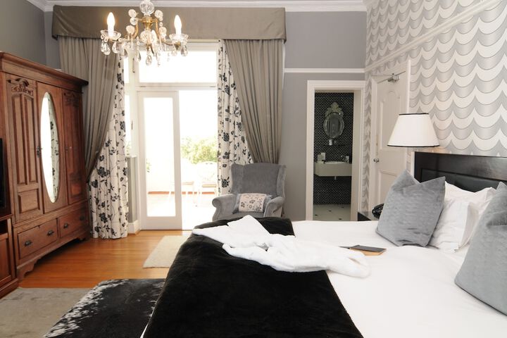 Room 2 of 62