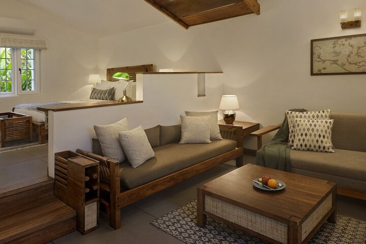 Room 8 of 33