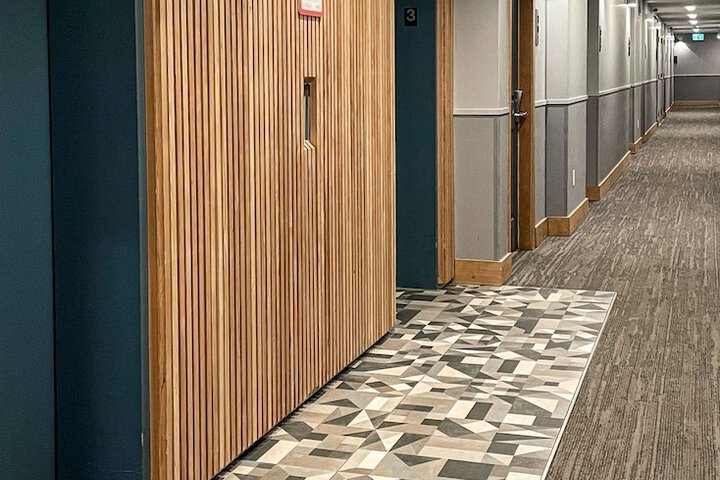 Ballroom/Hall 85 of 92