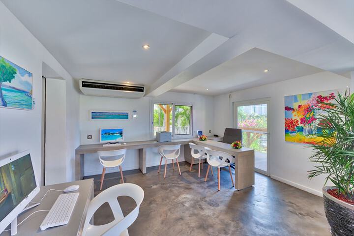 Business Center 75 of 156