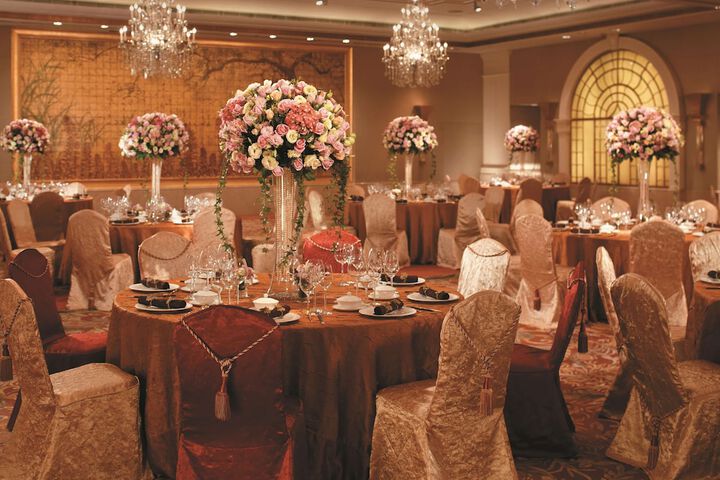 Ballroom/Hall 87 of 103