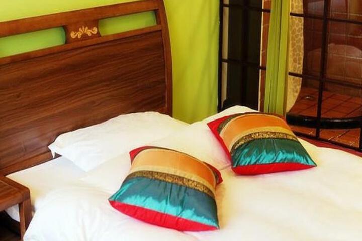 Fenghuang Qingke Guzhen Hotel