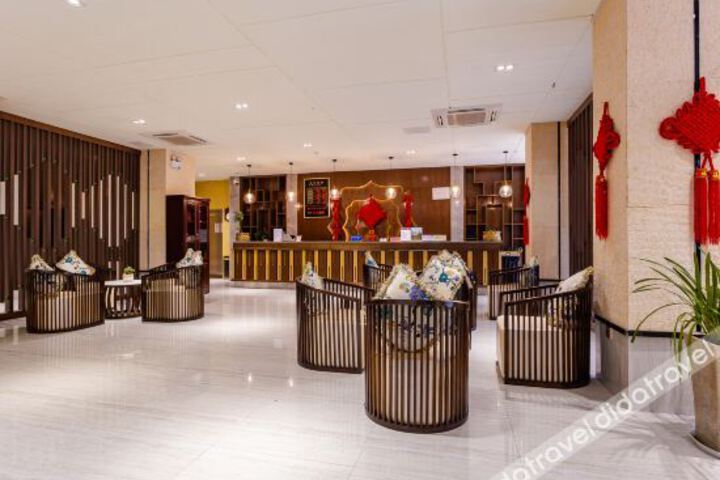 Hotel Interior 10 of 14